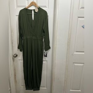 Chaser Green Jumpsuit with Long Sleeves nwt